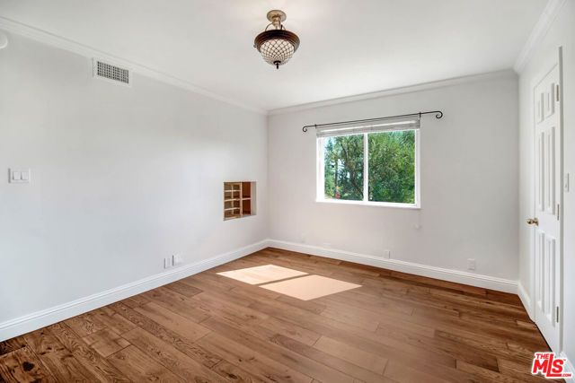 2401 Olive Avenue, La Crescenta, CA 91214