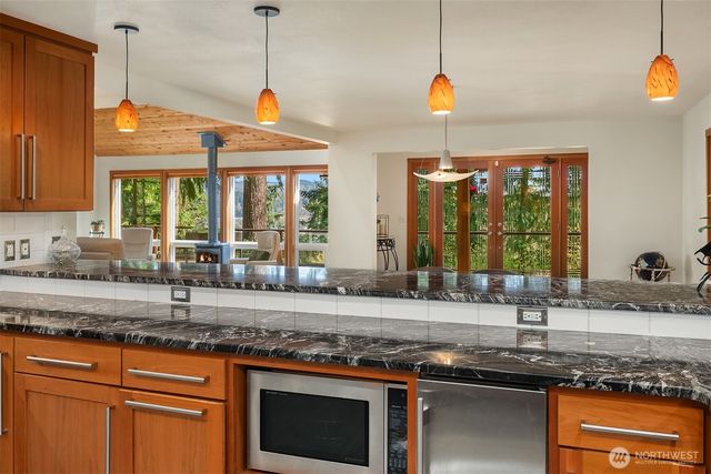 5021 E Mercer Way, Mercer Island, WA 98040