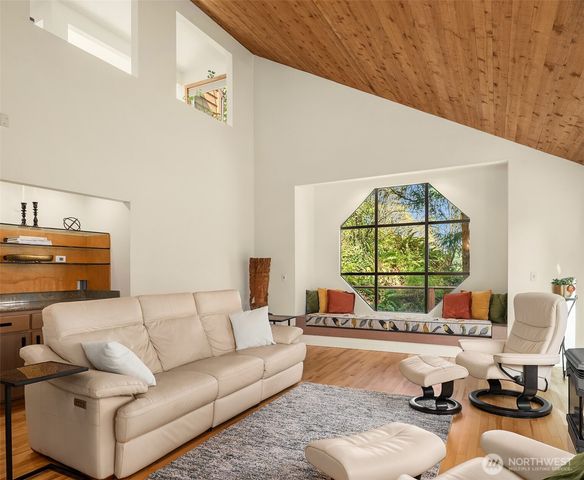 5021 E Mercer Way, Mercer Island, WA 98040