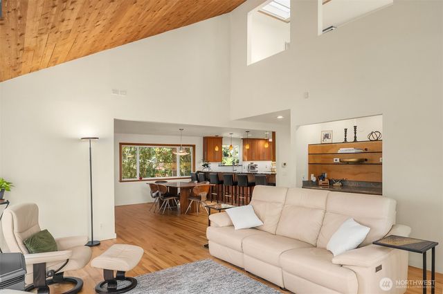 5021 E Mercer Way, Mercer Island, WA 98040