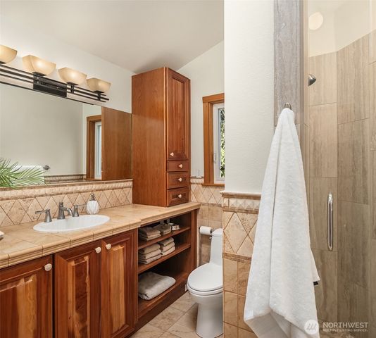 5021 E Mercer Way, Mercer Island, WA 98040