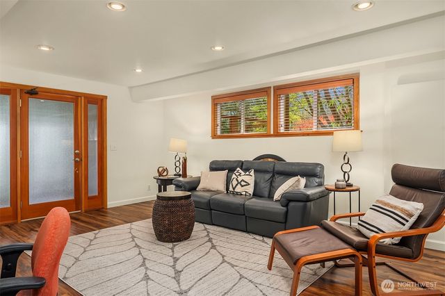 5021 E Mercer Way, Mercer Island, WA 98040