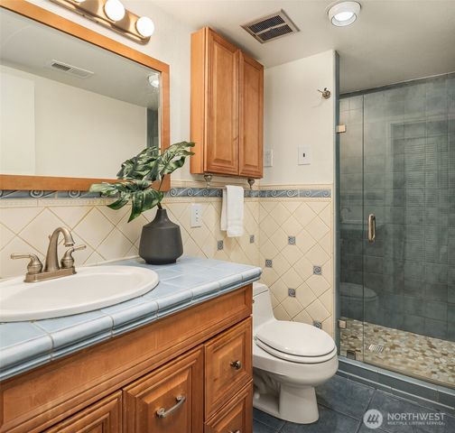 5021 E Mercer Way, Mercer Island, WA 98040