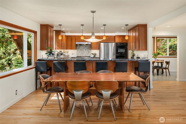 5021 E Mercer Way, Mercer Island, WA 98040