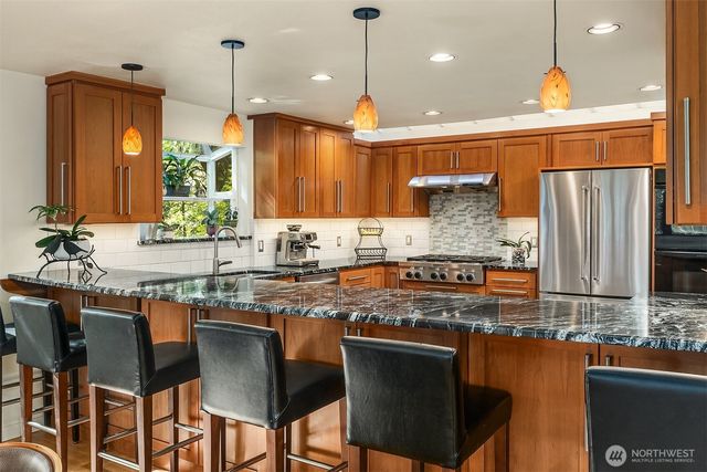 5021 E Mercer Way, Mercer Island, WA 98040