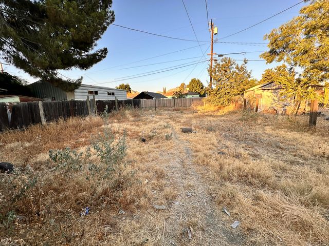 846 N Division Street, Porterville, CA 93257
