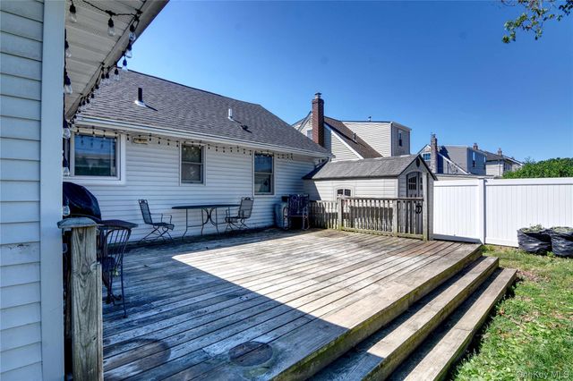977 Brent Drive, Wantagh, NY 11793
