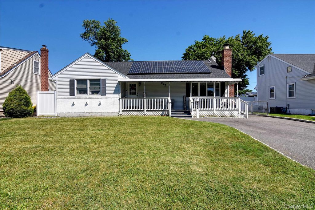 977 Brent Drive, Wantagh, NY 11793