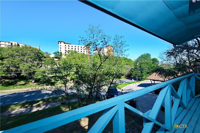 833 Old Ranch Road 12, San Marcos, TX 78666