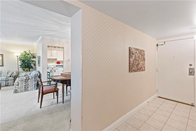 2120 Greentree 408E, Scott Twp, PA 15220