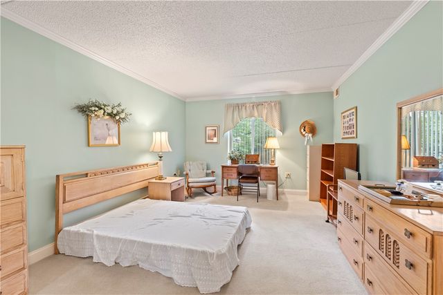 2120 Greentree 408E, Scott Twp, PA 15220