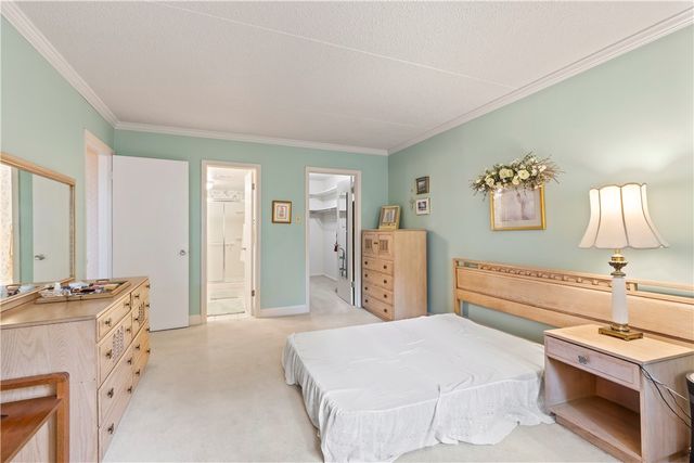 2120 Greentree 408E, Scott Twp, PA 15220
