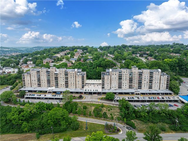 2120 Greentree 408E, Scott Twp, PA 15220