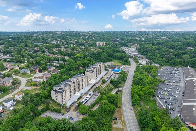 2120 Greentree 408E, Scott Twp, PA 15220