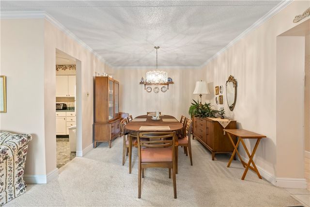 2120 Greentree 408E, Scott Twp, PA 15220
