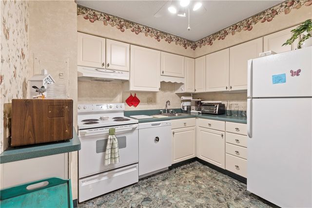 2120 Greentree 408E, Scott Twp, PA 15220