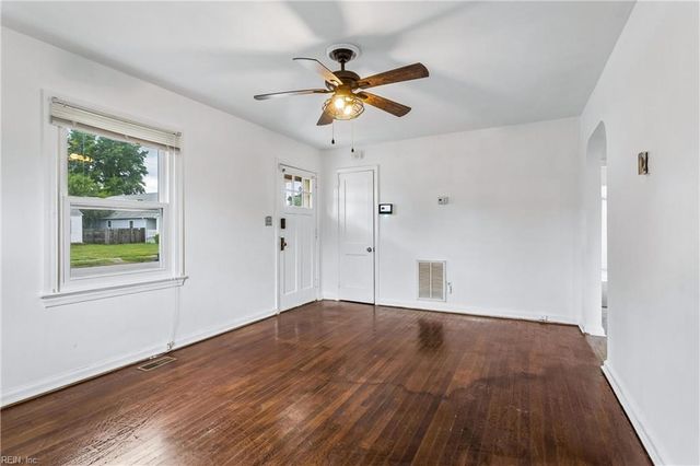 3308 Matoaka RD, Hampton, VA 23661