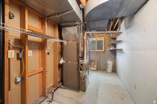 8081 S BEAUMONT DR, Sandy, UT 84093