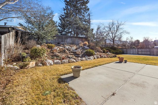 8081 S BEAUMONT DR, Sandy, UT 84093