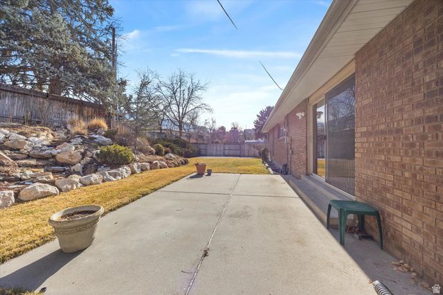 8081 S BEAUMONT DR, Sandy, UT 84093