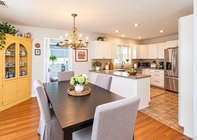 72 S Penataquit Avenue, Bay Shore, NY 11706