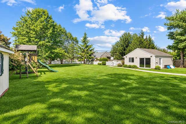 72 S Penataquit Avenue, Bay Shore, NY 11706