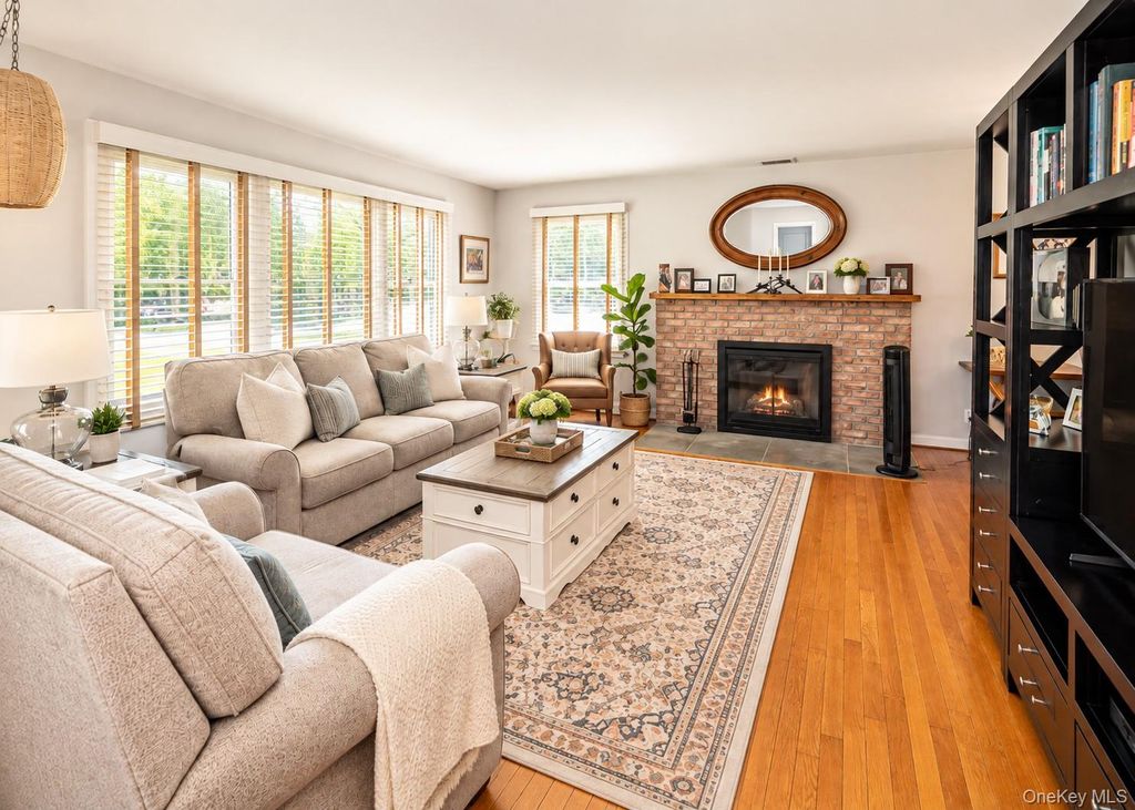 72 S Penataquit Avenue, Bay Shore, NY 11706 — photo 4
