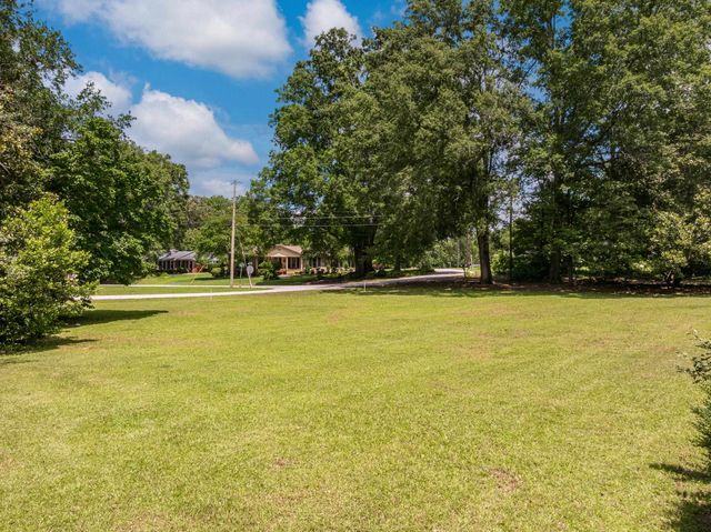 114 York Street, Clinton, SC 29325