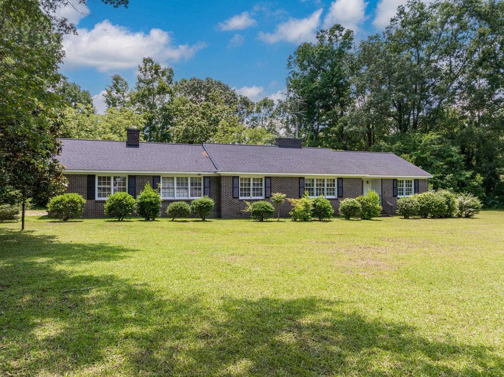 114 York Street, Clinton, SC 29325