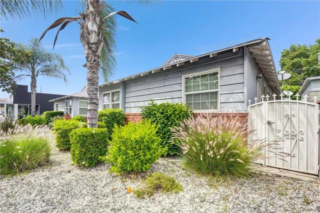 14821 Burbank, Van Nuys, CA 91411