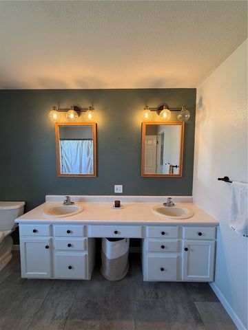 2105 First Avenue, Marion, IA 52302