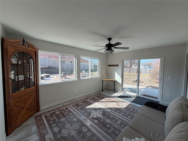 2105 First Avenue, Marion, IA 52302