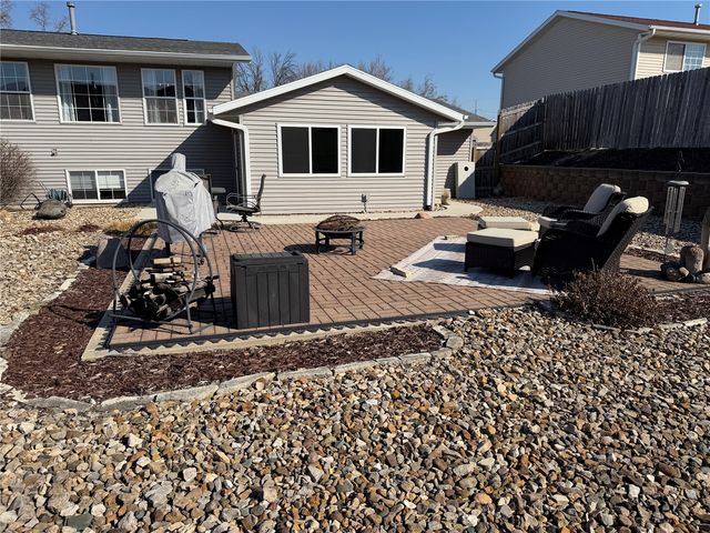 2105 First Avenue, Marion, IA 52302