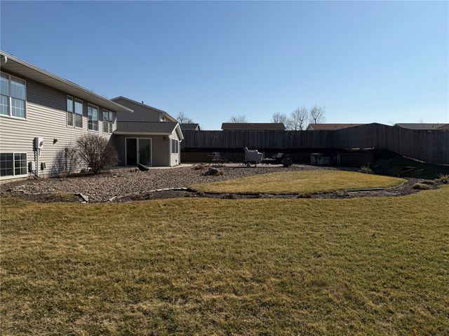 2105 First Avenue, Marion, IA 52302