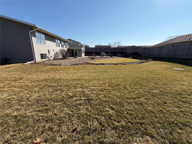 2105 First Avenue, Marion, IA 52302