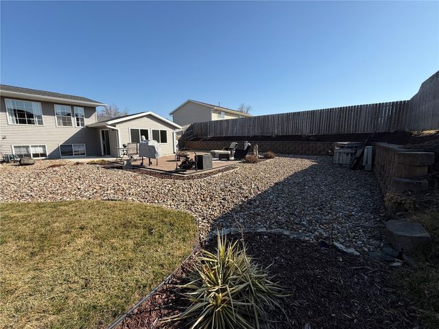 2105 First Avenue, Marion, IA 52302