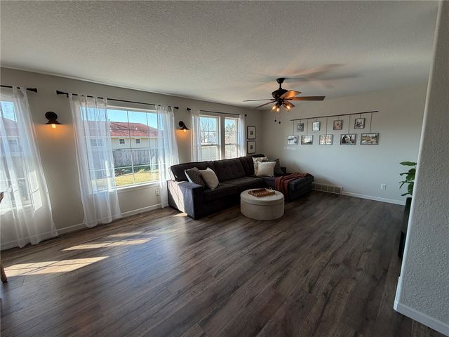 2105 First Avenue, Marion, IA 52302