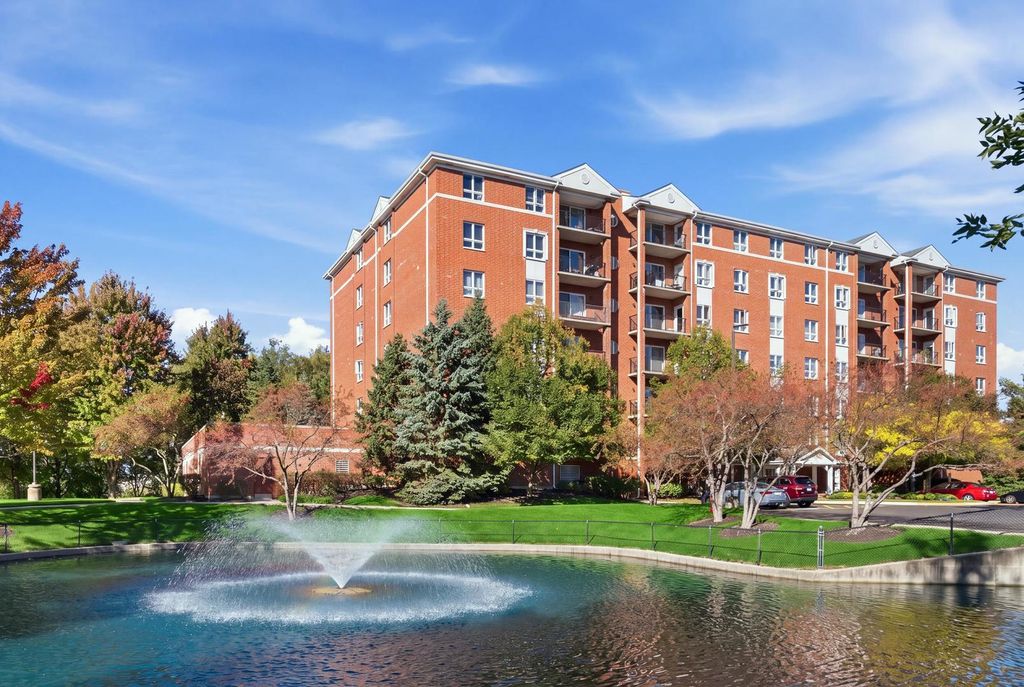 190 N Milwaukee Avenue 303, Wheeling, IL 60090 — exterior