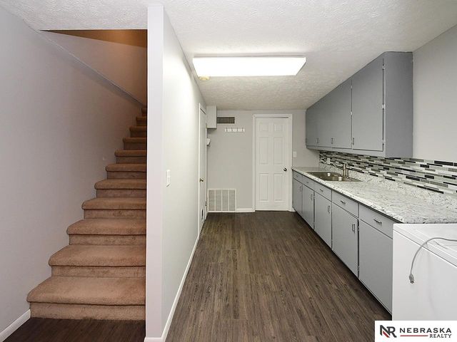 729 E Eldora Lane, Lincoln, NE 68505