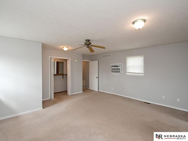 729 E Eldora Lane, Lincoln, NE 68505