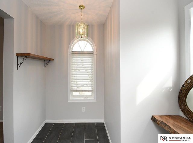 729 E Eldora Lane, Lincoln, NE 68505