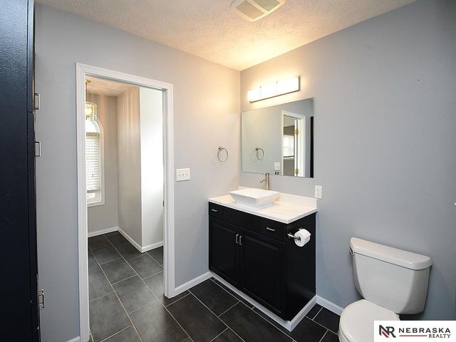 729 E Eldora Lane, Lincoln, NE 68505