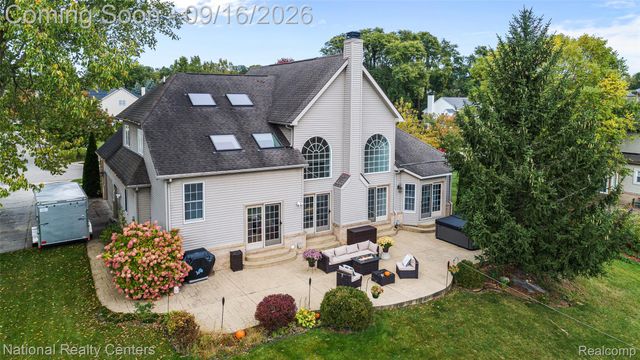 2077 Applebrook Drive, Commerce Charter Township, MI 48382