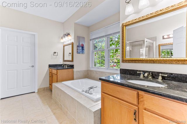2077 Applebrook Drive, Commerce Charter Township, MI 48382