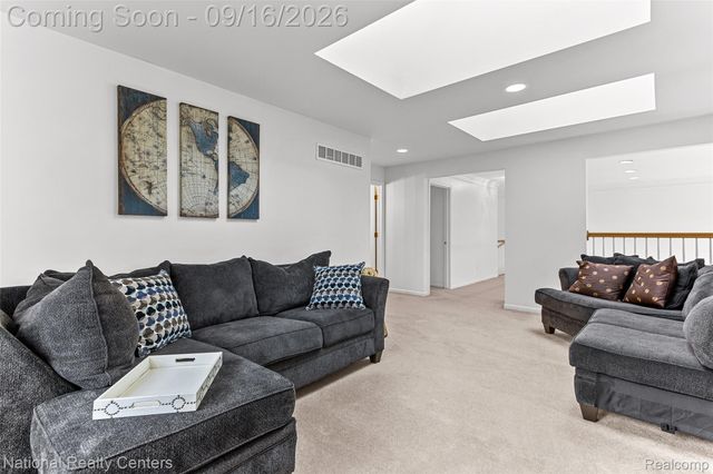 2077 Applebrook Drive, Commerce Charter Township, MI 48382