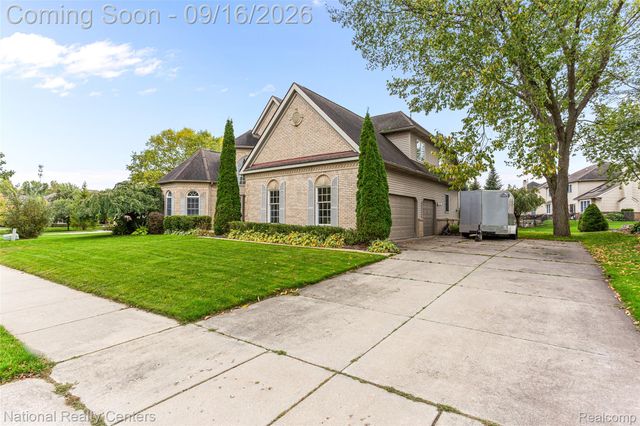 2077 Applebrook Drive, Commerce Charter Township, MI 48382