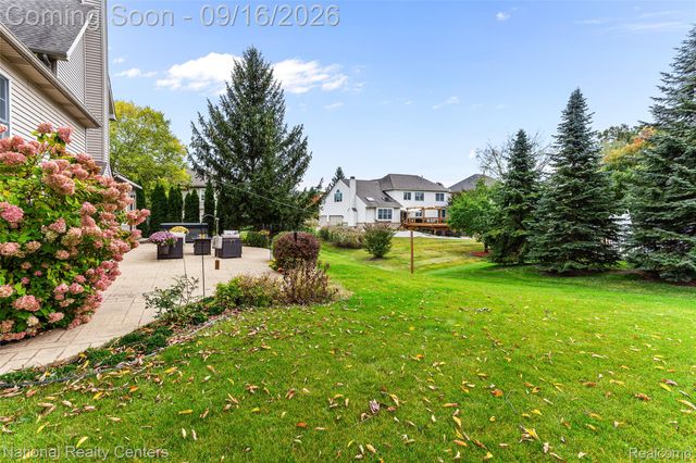 2077 Applebrook Drive, Commerce Charter Township, MI 48382