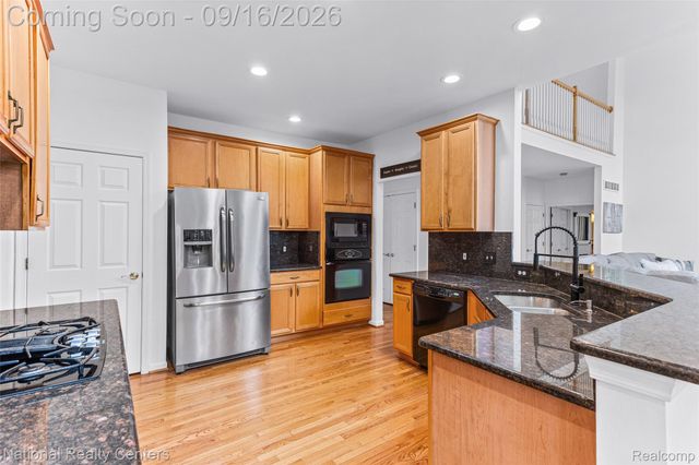 2077 Applebrook Drive, Commerce Charter Township, MI 48382