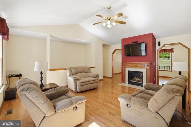 7173 JULIETTE LOW LN, Hughesville, MD 20637