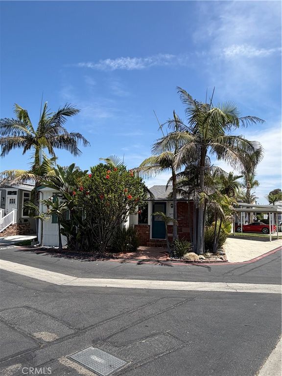 Image 2 of property listing at 80 Huntington 372, Huntington Beach, CA 92648